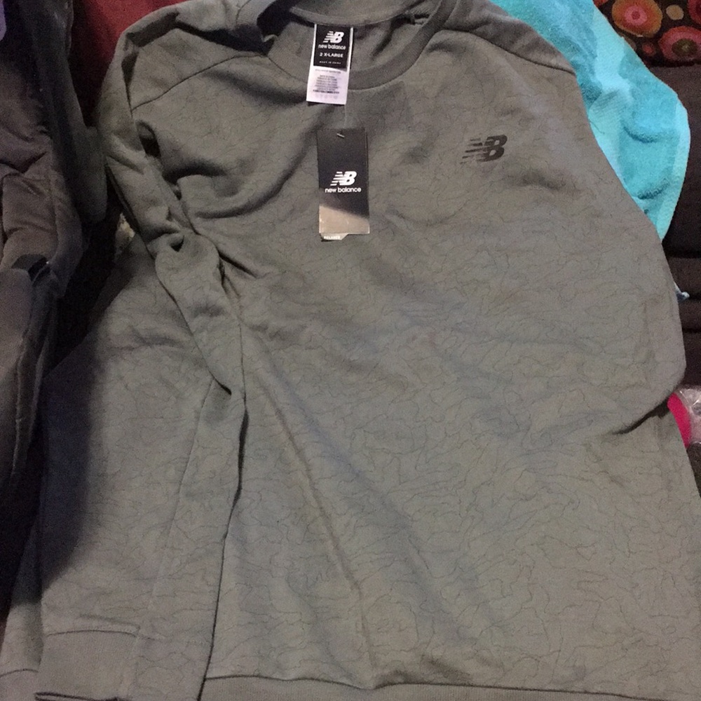 New balance men’s sweater